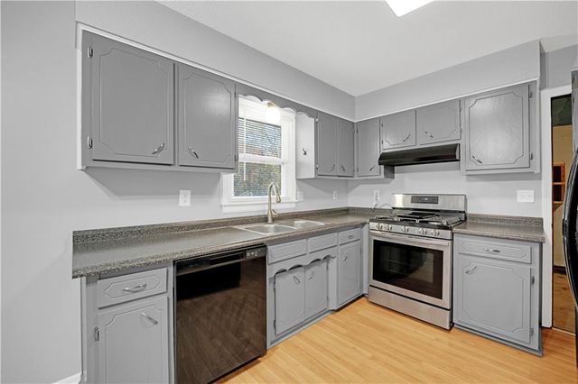 174 SE 421 Road, Warrensburg, MO 64093