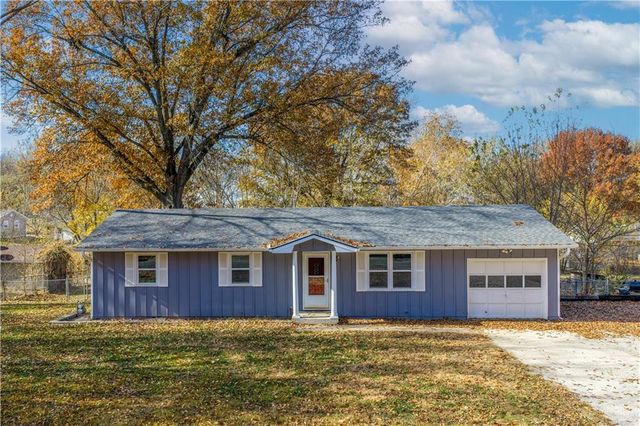 174 SE 421 Road, Warrensburg, MO 64093