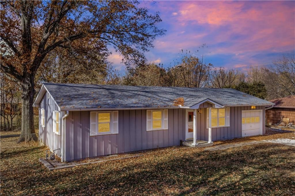 174 SE 421 Road, Warrensburg, MO 64093