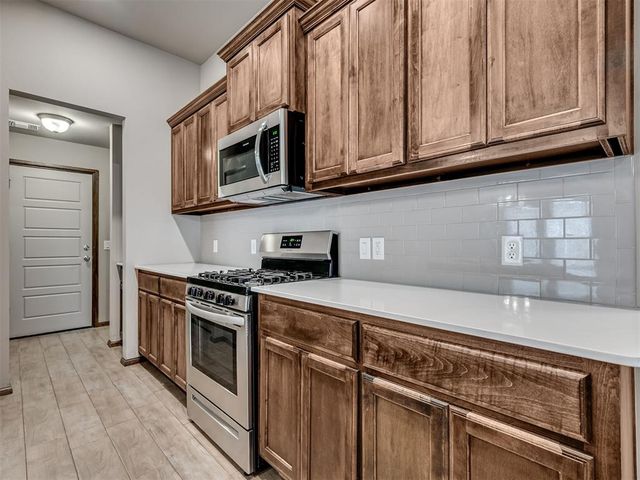 17613 Nantucket Avenue, Edmond, OK 73012