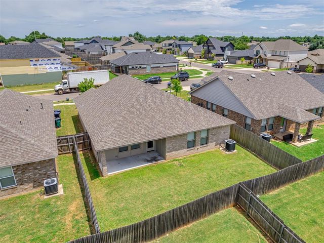 17613 Nantucket Avenue, Edmond, OK 73012