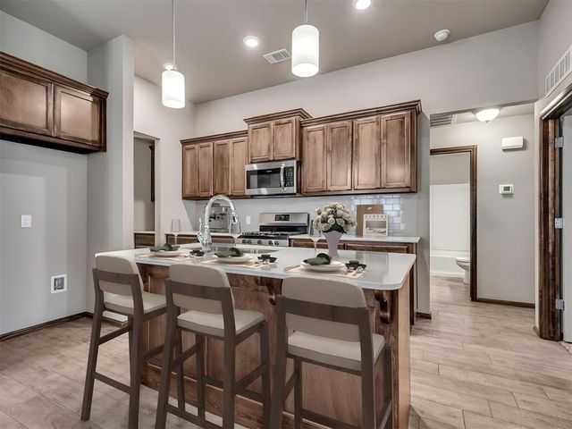 17613 Nantucket Avenue, Edmond, OK 73012