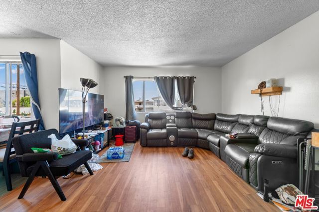 2325 S Ridgeley Drive, Los Angeles, CA 90016