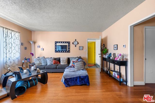 2325 S Ridgeley Drive, Los Angeles, CA 90016