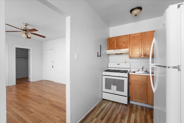 1635 W Morse Avenue 108, Chicago, IL 60626