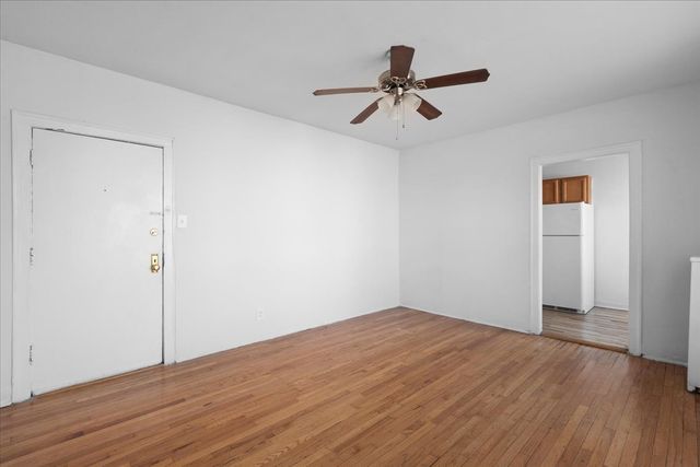 1635 W Morse Avenue 108, Chicago, IL 60626