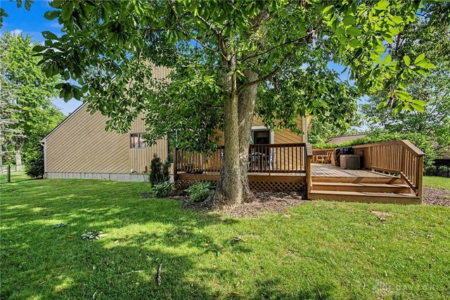 7700 N Winding Way, Tipp City, OH 45371
