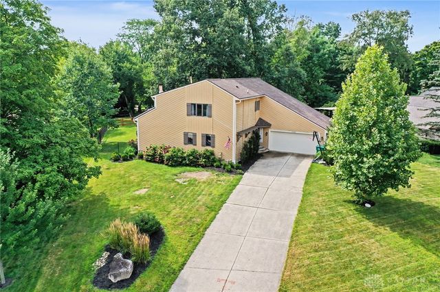 7700 N Winding Way, Tipp City, OH 45371