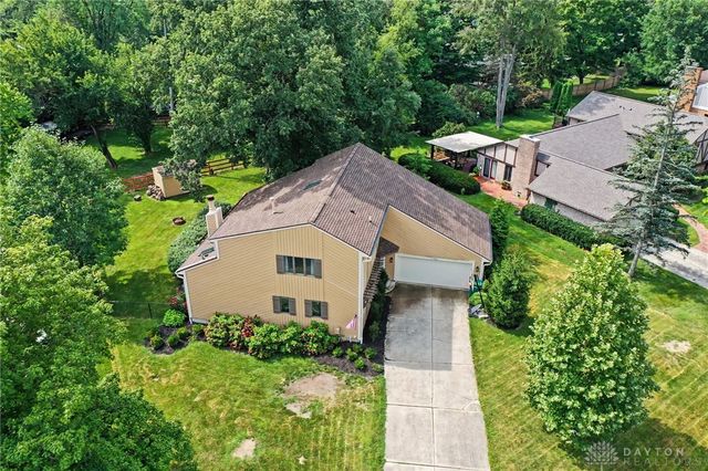 7700 N Winding Way, Tipp City, OH 45371