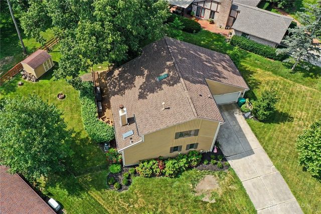 7700 N Winding Way, Tipp City, OH 45371
