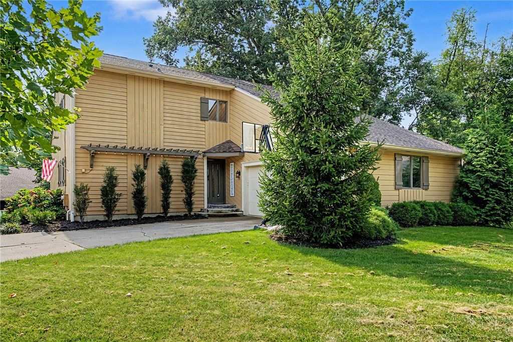 7700 N Winding Way, Tipp City, OH 45371