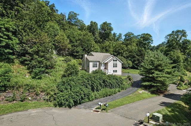 11 Squantz View Drive, New Fairfield, CT 06812