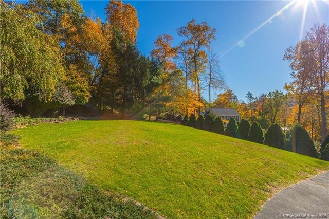 11 Squantz View Drive, New Fairfield, CT 06812