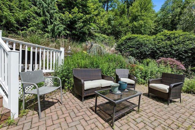 11 Squantz View Drive, New Fairfield, CT 06812