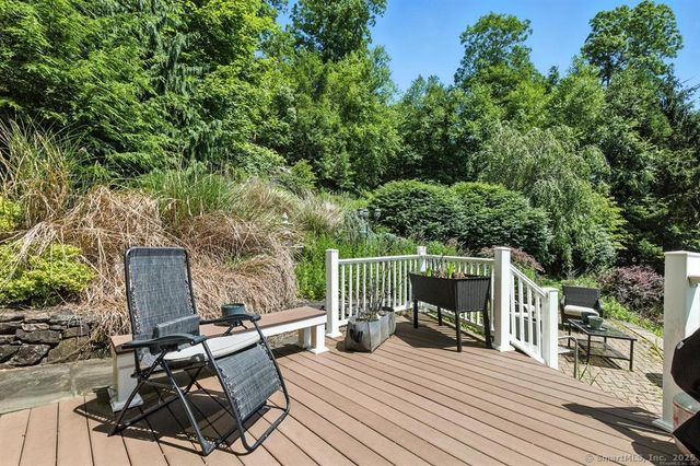 11 Squantz View Drive, New Fairfield, CT 06812