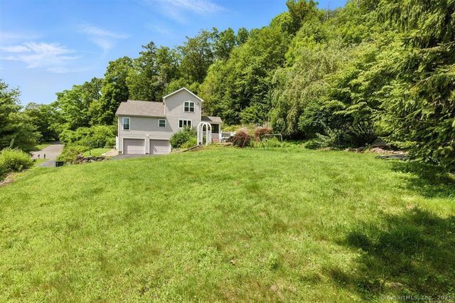 11 Squantz View Drive, New Fairfield, CT 06812