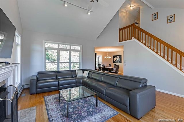 11 Squantz View Drive, New Fairfield, CT 06812