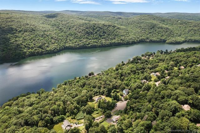 11 Squantz View Drive, New Fairfield, CT 06812