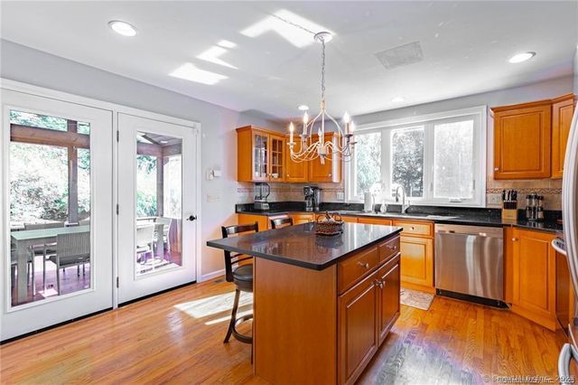 11 Squantz View Drive, New Fairfield, CT 06812