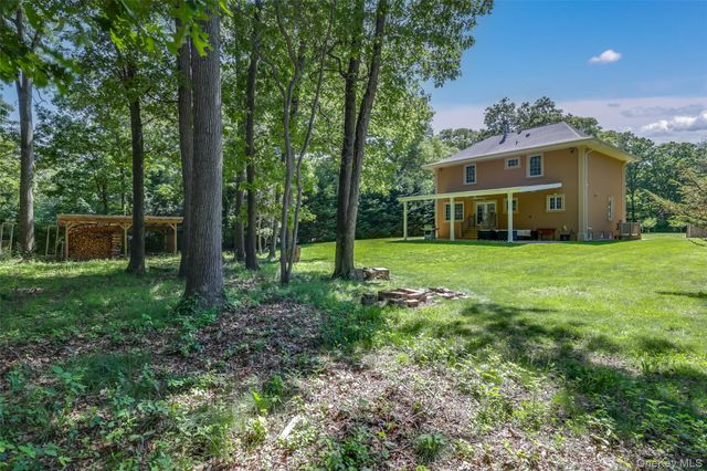 225 Old Willets Path, Smithtown, NY 11787