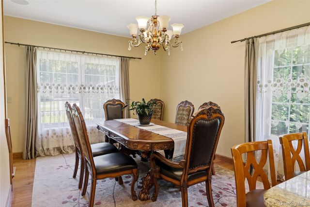 225 Old Willets Path, Smithtown, NY 11787