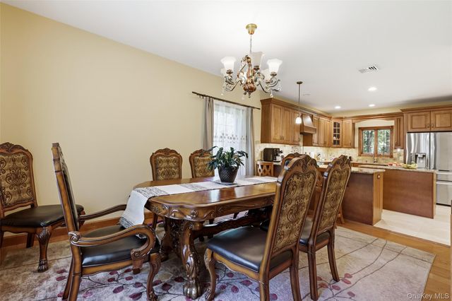 225 Old Willets Path, Smithtown, NY 11787