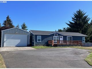 90941 TRAVIS Ln, Coos Bay, OR 97420