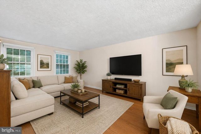 15923 DOLPHIN DR, Dumfries, VA 22025