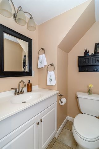 288 Bacon St, Natick, MA 01760