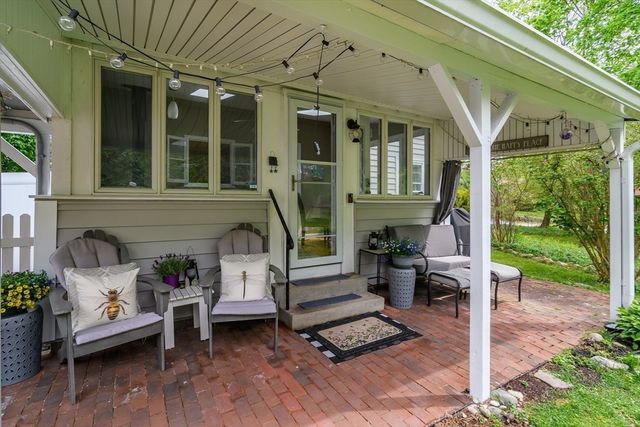 288 Bacon St, Natick, MA 01760