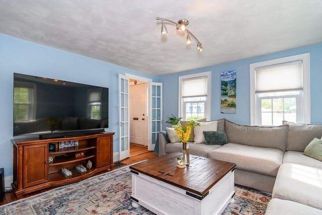 288 Bacon St, Natick, MA 01760