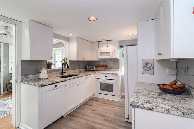 288 Bacon St, Natick, MA 01760