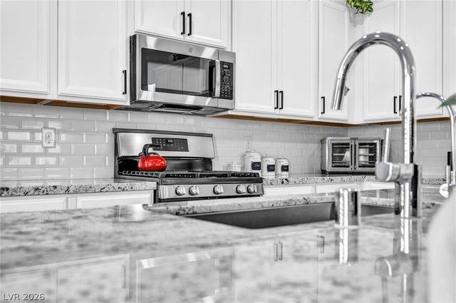 4817 Royal Magnolia Street, North Las Vegas, NV 89031