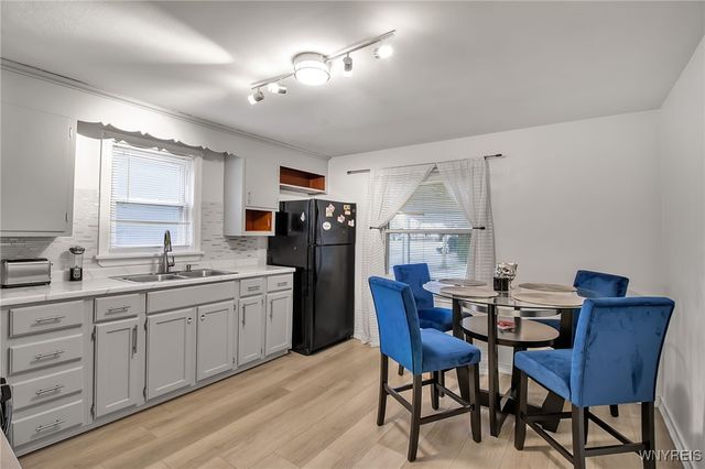 19 Crestwood Place, Cheektowaga, NY 14225