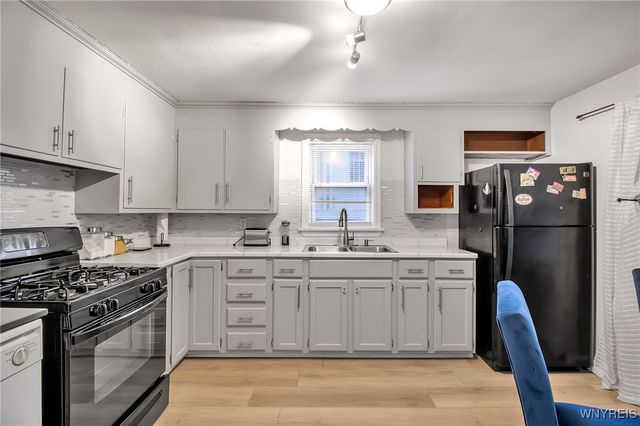 19 Crestwood Place, Cheektowaga, NY 14225