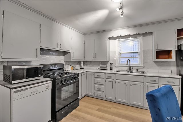 19 Crestwood Place, Cheektowaga, NY 14225