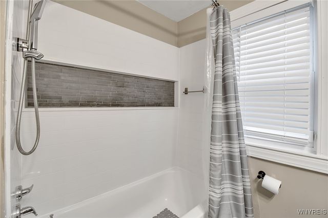 19 Crestwood Place, Cheektowaga, NY 14225