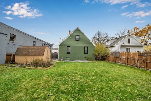 19 Crestwood Place, Cheektowaga, NY 14225