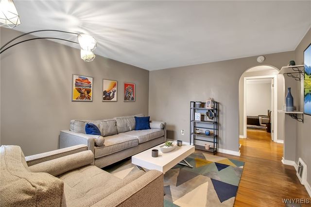 19 Crestwood Place, Cheektowaga, NY 14225