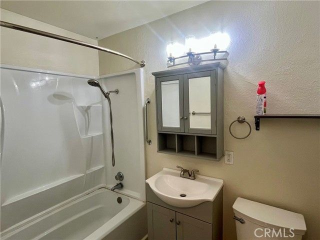 1053 Thompson, Banning, CA 92220