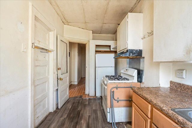 407 Eldert Lane, Brooklyn, NY 11208