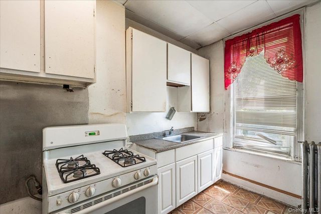 407 Eldert Lane, Brooklyn, NY 11208