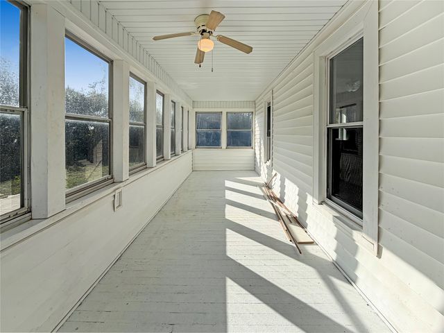 2906 Cambridge Street, Des Moines, IA 50313