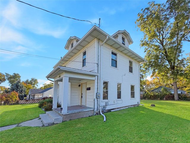 2906 Cambridge Street, Des Moines, IA 50313