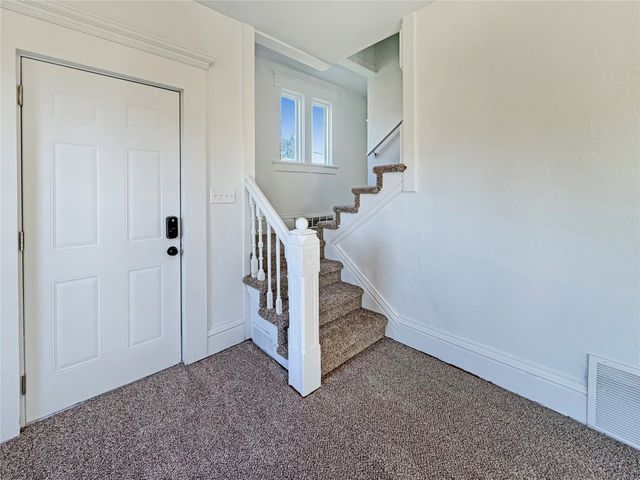 2906 Cambridge Street, Des Moines, IA 50313