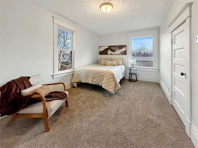 2906 Cambridge Street, Des Moines, IA 50313