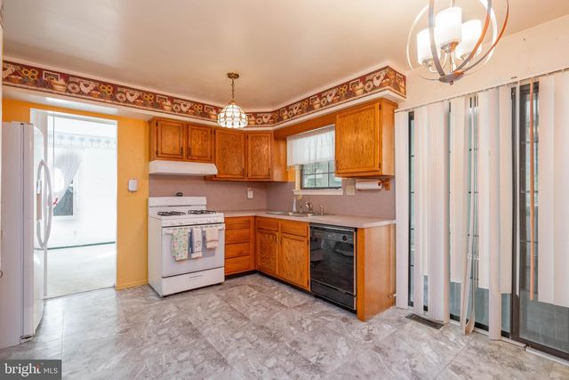 422 DEBBIE LN, Millville, NJ 08332