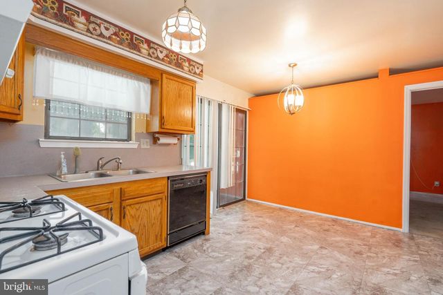 422 DEBBIE LN, Millville, NJ 08332