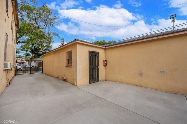 833 N Lacy Street, Santa Ana, CA 92701