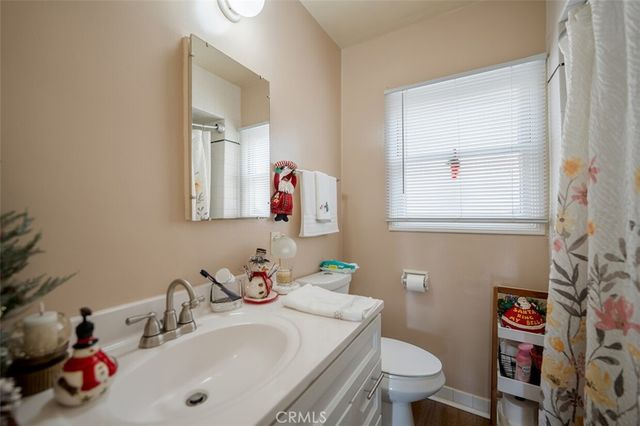 833 N Lacy Street, Santa Ana, CA 92701